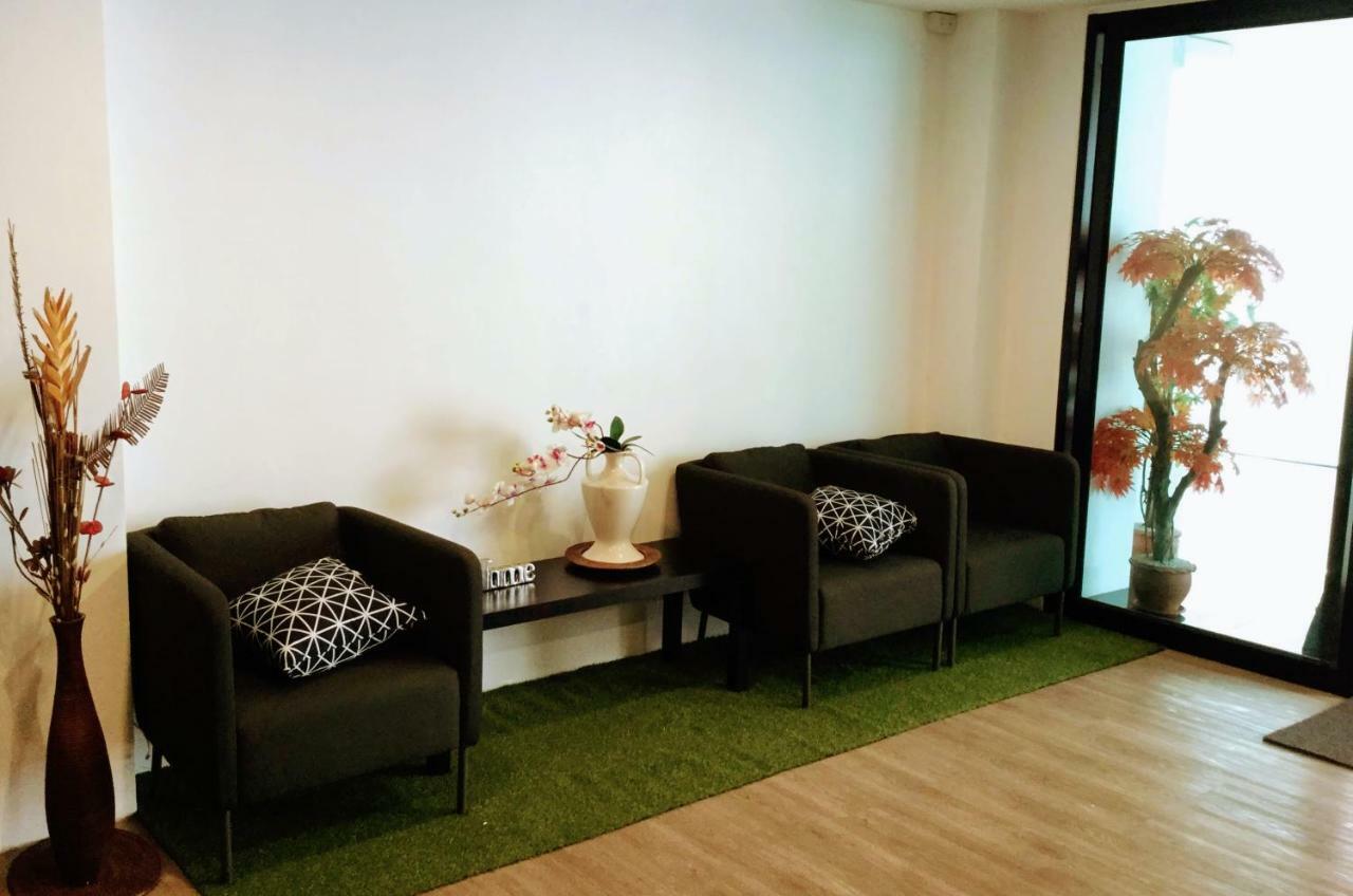 The Resto Hotell Udon Thani Exteriör bild