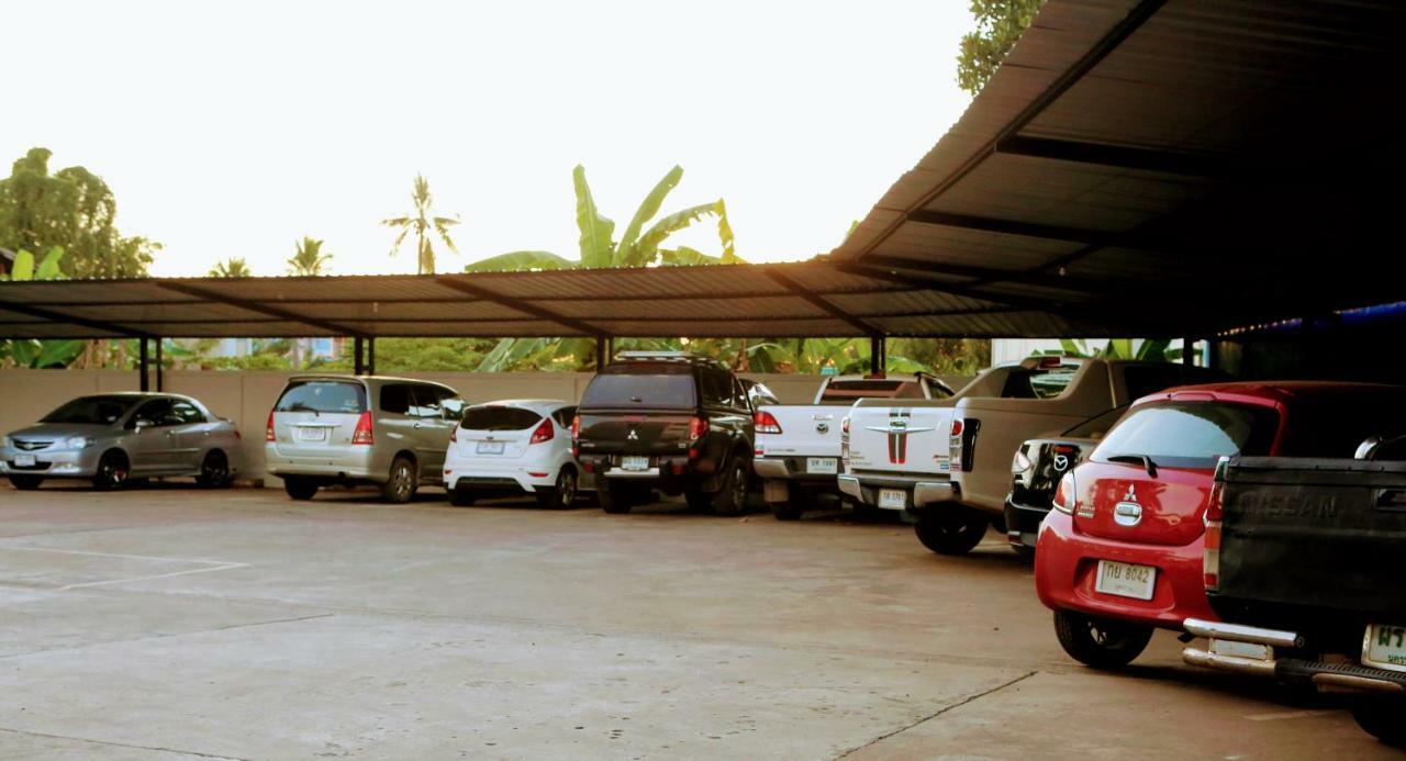 The Resto Hotell Udon Thani Exteriör bild